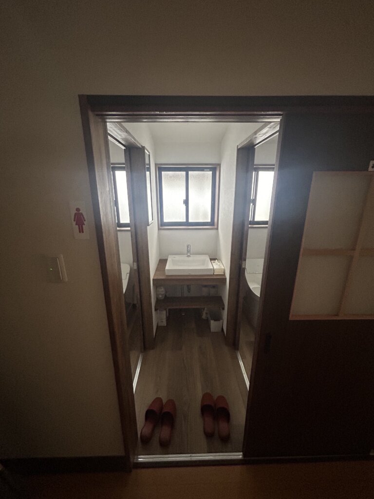 公民館の老朽化したトイレのリニューアル工事｜上田市のハウスメーカー