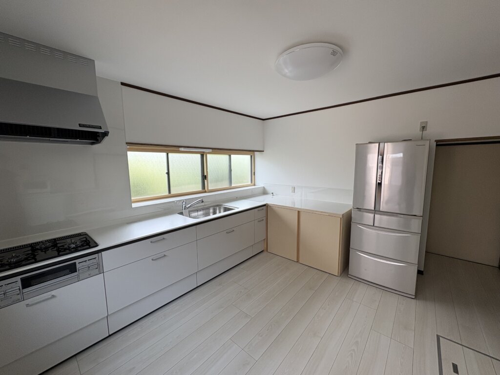 上田市で施工したL字キッチンが特徴的な再創造型リフォーム｜上田市のハウスメーカー